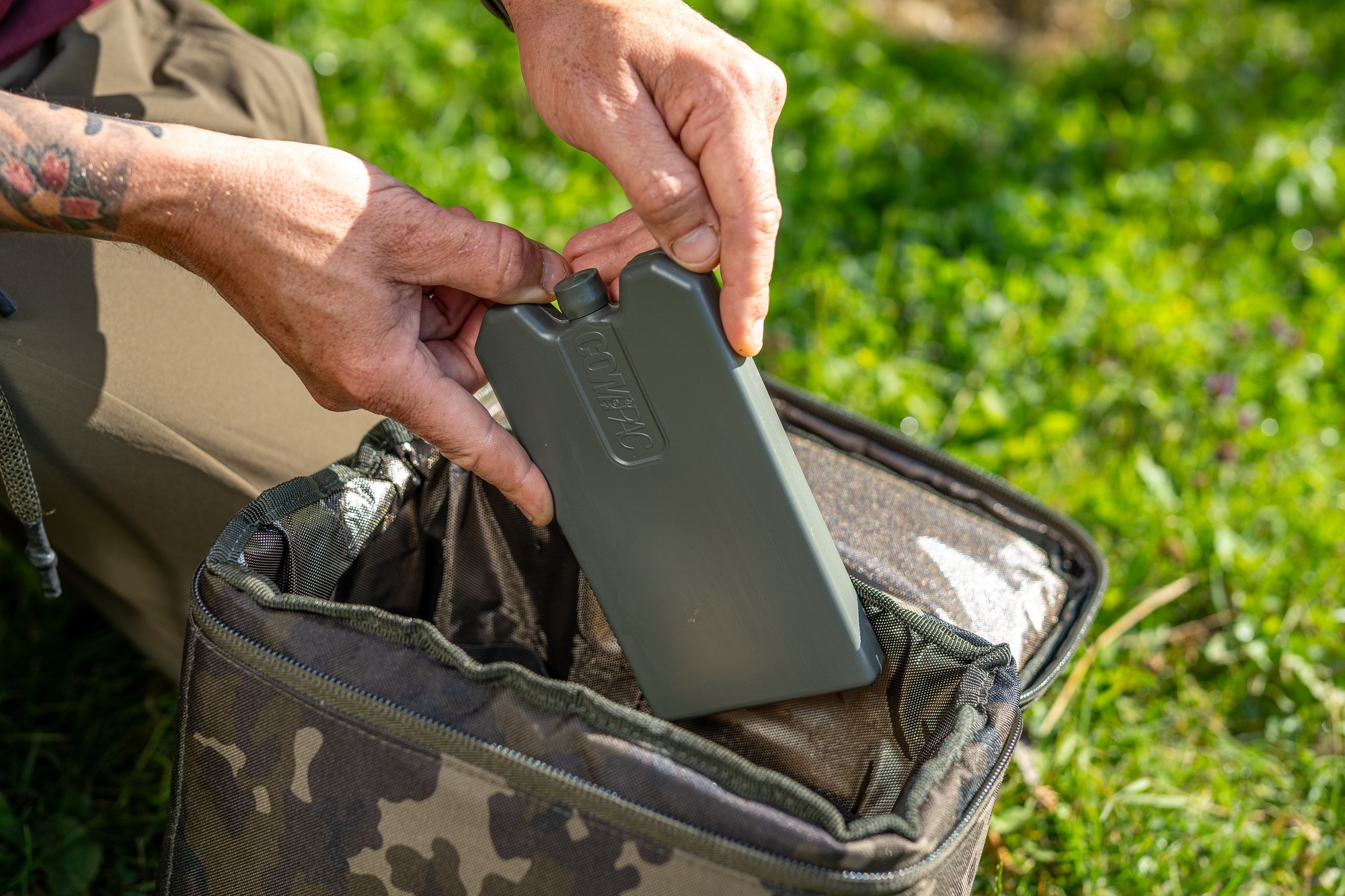 Korda Compac Dark Camo Cool Bag Medium