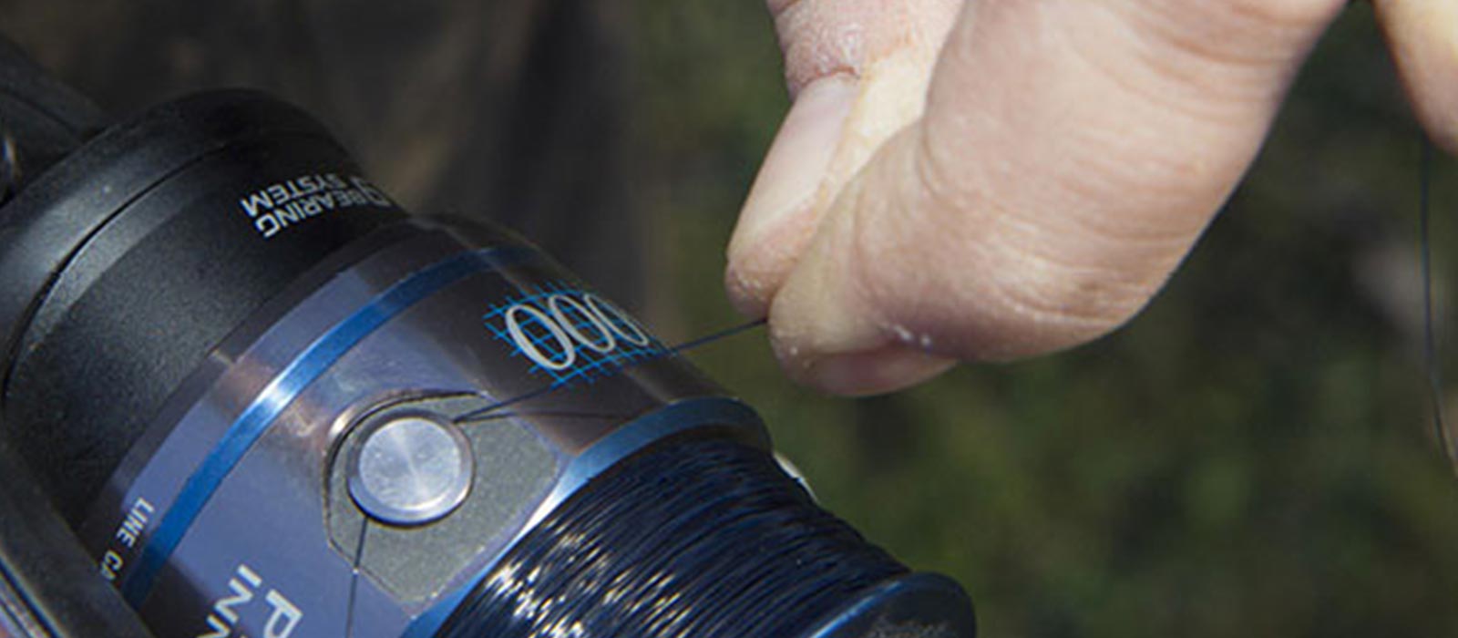 Nylon Angelschnur hinter dem Line-Clip